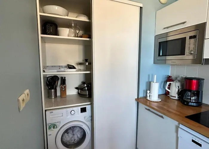 Sunnydaze Monaco アパート ボーソレイユ